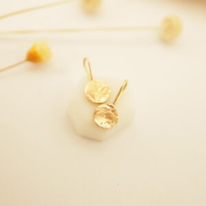 médaille gonzaline or mini médaille upcyclée médaille or ciselure médaille pièce unique médaille ancienne or