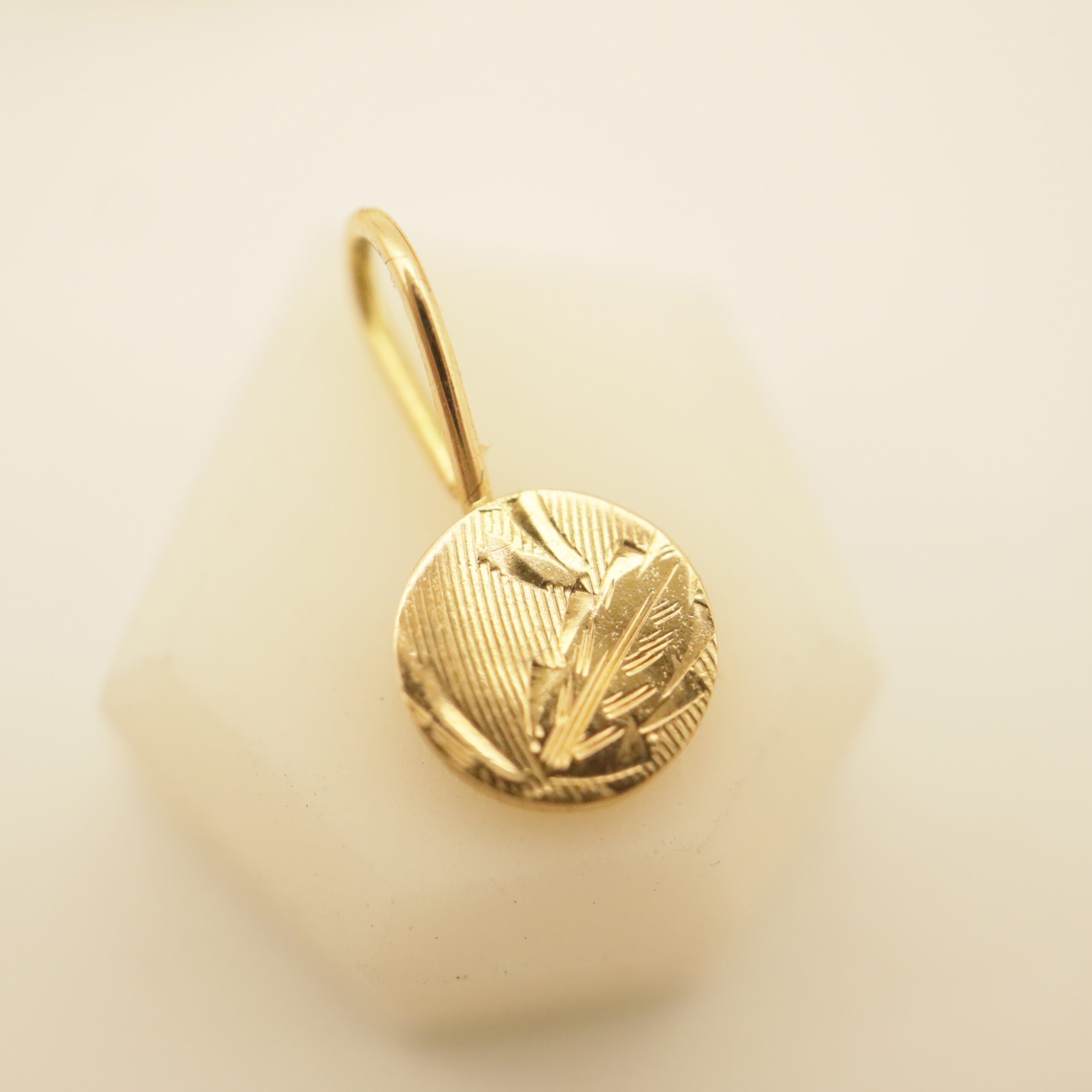 médaille or ancienne médaille ciselure feuille médaille montre à gousset mini médaille upcyclée